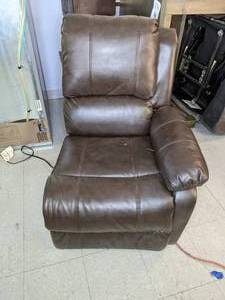 lot 178 image: Couch Sectional End Piece