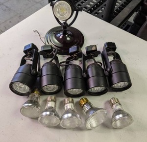 lot 151 image: Lot of Track Lighting with Extra Bulbs