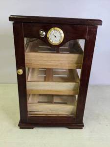 lot 136 image: Three Tier Cigar Humidor