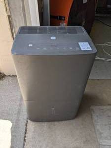lot 139 image: GE Dehumidifier with Built-In Pump (1 of 2)