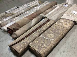 Lot of assorted Rugs various conditions and sizes Customer Returns See Pictures