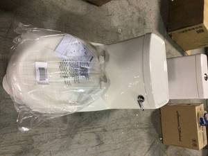 Lot of 2 assorted toilets Customer Returns See Pictures