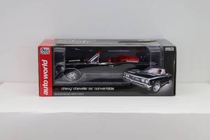 lot 1 image: Auto World American Muscle 118 1967 Chevy Chevelle SS Convertible