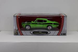 lot 6 image: Yatming Road Signature Collection 118 1969 Plymouth Barracuda