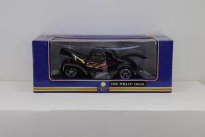 lot 9 image: American Mint Premium Edition 118 1941 Willys Coupe