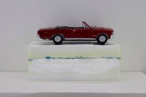 lot 12 image: Hamilton Collection 118 1964 Pontiac GTO