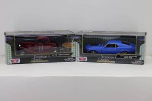 lot 32 image: (2) Moto Max 124 1970 Ford Mustang Boss 429 & 1934 Ford Coupe