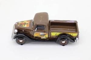 lot 65 image: Hamilton American Legends Collection John Wayne 134 Diecast