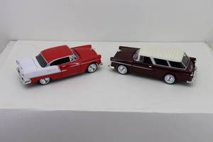 lot 81 image: (2) Fairfield Mint 1955 Special Collectors Edition 124 Chevy Bel Air & Bel Air Nomad