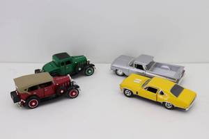 lot 83 image: (4) Diecast Cars