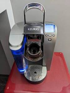 lot 31 image: Keurig Single Serve Pod Coffee Maker