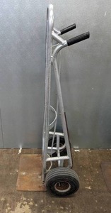 lot 62 image: Metal Hand Truck