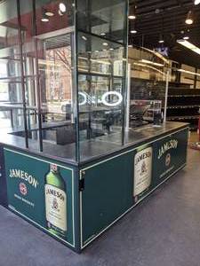 lot 9 image: Retail Counter & Shelving with Sneeze Guard (1 of 2)