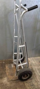 lot 51 image: Lightweight Hand Truck