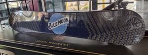lot 98 image: Blue Moon Snowboard - NEW