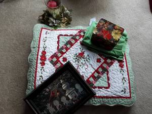 Queen Size ChristmasCardinal Comforter 102x86 With 2-Shams & Other Accessories