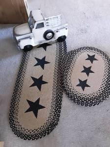 2-Runners, 4-Placemats & Metal Truck