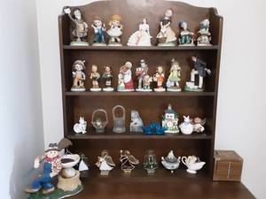 Shelf & CollectiblesContentsBring Boxes