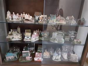 Collection Of Houses (Cabinet Not Included)