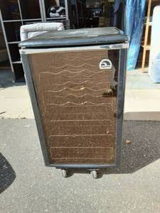 lot 19 image: Igloo Refrigerator 4.6 Cu. Ft. 20x22x32