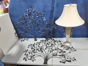 lot 28 image: 2-Metal Wall Decor 28x38, 1-Lamp With Shade