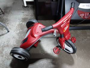 lot 49 image: Radio Flyer 2-In-1 Trike