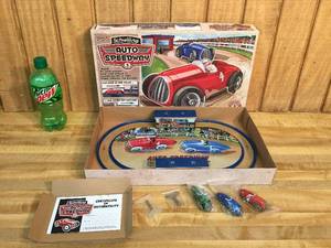 lot 9 image: Schylling Auto Speedway Wind-up Tin Toy Set