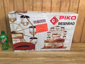 lot 12 image: Piko Riesenrad Ferris Wheel Model Kit