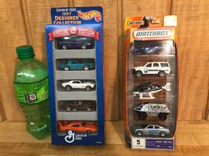 lot 45 image: Hotwheels - Matchbox 5 Car Collector Sets