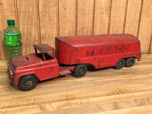 lot 53 image: Vintage Buddy L Texaco Tanker Truck
