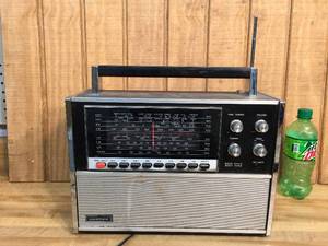 lot 65 image: Vintage Lloyds World Radio