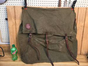 lot 70 image: Authentic Vintage Duluth Pack #4