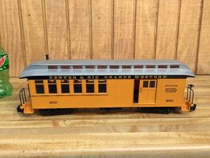 lot 80 image: Bachmann Big Haulers G Scale Baggage 202