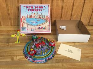 lot 90 image: Schilling Tin Litho Wind-Up New York Express