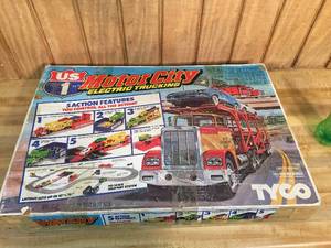 lot 110 image: Vintage Tyco Motor City Electric Trucking