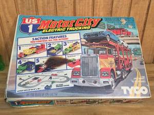 lot 128 image: Vintage Tyco Motor City Electric Trucking