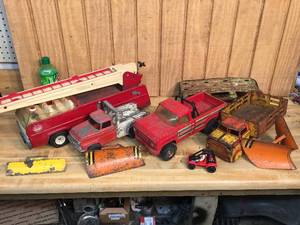 lot 129 image: Group Vintage Tonka, Hubley, Marx, Tootsie