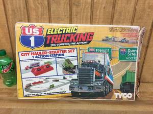 lot 145 image: Vintage Tyco Electric Trucking Set