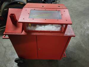 lot 58 image: Build a bear stuffing machine