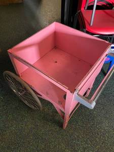 lot 17 image: Cotton Candy Cart