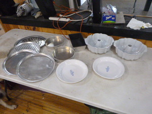 lot 59 image: Miscellaneous Pans