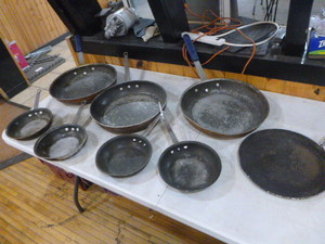 lot 74 image: 8 Pans