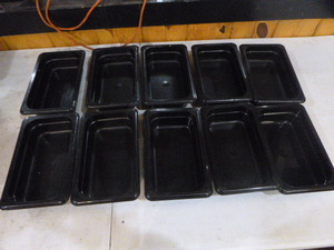 lot 81 image: 10 Salad Bar Pans