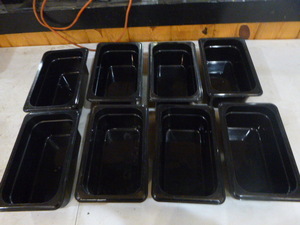 lot 82 image: 8 Salad Bar Pans