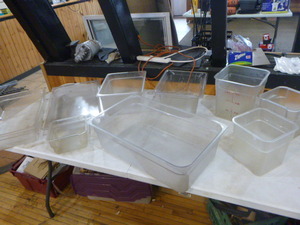 lot 91 image: 8 Food Containers