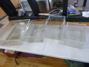 lot 93 image: 4 Food Containers
