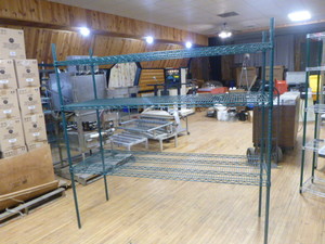 lot 21 image: 3 Tier Wire Shelving