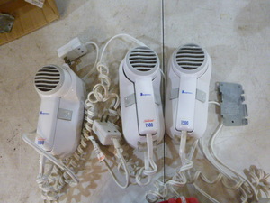 lot 105 image: 3 Sunbeam 1500 Bright Saver Wall-Mounted Hair Dryers