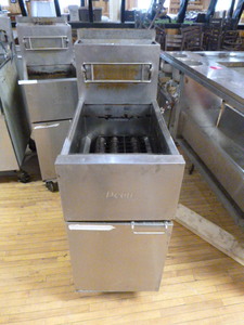 lot 6 image: Dean Deep Fryer