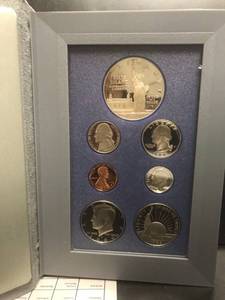 lot 82 image: 1986 US Prestige Set